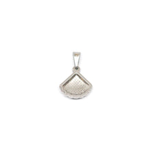 ESP 5728: Pearly Shell Pendant