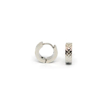 ESE 8011: Glossy Criss-Cross Creollas