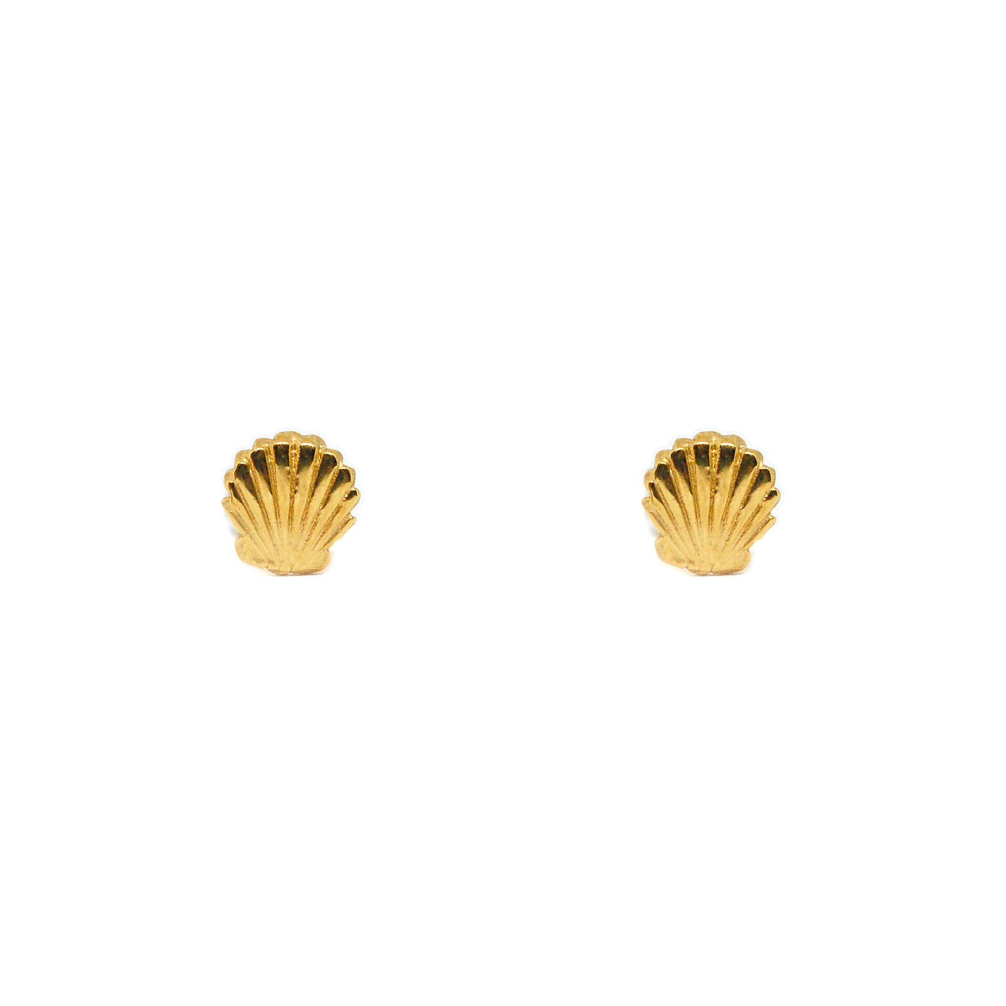 ESE 8593: Gold Plated Sea Shell Cut Studs Earrings