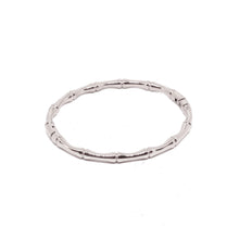 ESBG 8911: Connecting Bone Hard Bangle
