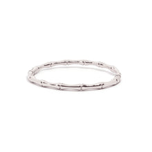 ESBG 8911: Connecting Bone Hard Bangle