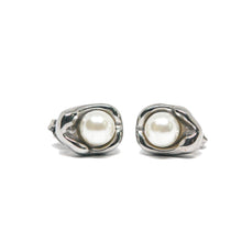 ESE 9194: S/S FWP Oyster Stud Earrings