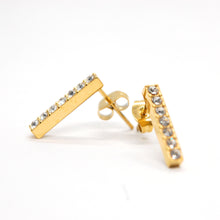 ESE 9200: All IPG Pave Bar 7Cz Stud Earrings