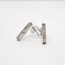ESE 9201: S/S Pave Bar 7Cz Stud Earrings