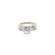 ESR 6517: Cheska S/S 7mm Raised Solitaire w/ Paved Sides