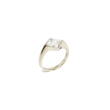 ESR 7281: Diamond S/S 8mm Princess Cut Cz Solitaire