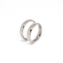 ESR 8213: Janine Glossy 4mm Curve Side Ring