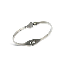 ESBG 5558: Hard S/S Bangle w/ Sweet Heart & Cz End (White)