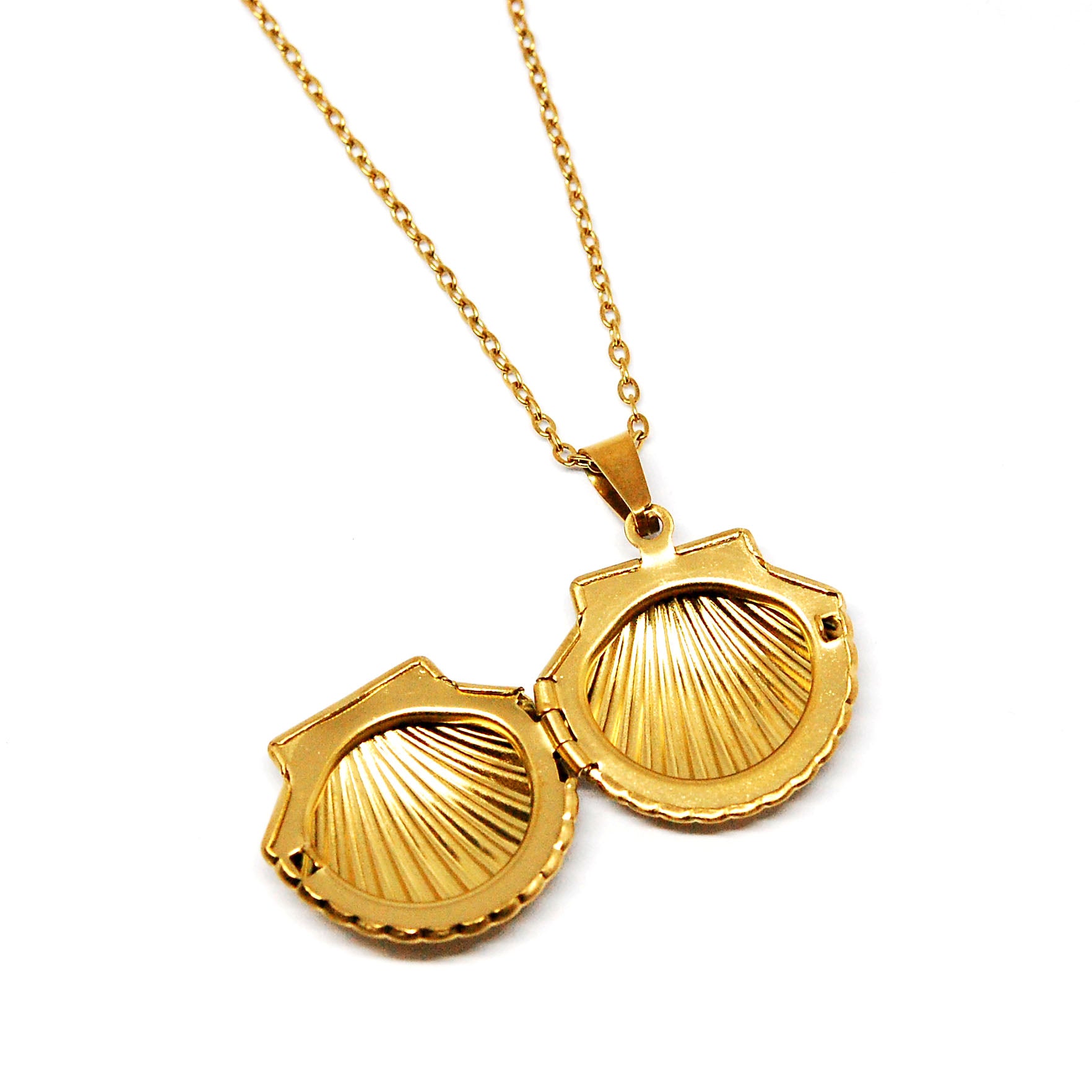 ESN 7374: Gold Plated 23mm Shell Locket w/ 17" Med Link Chain