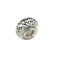 ESCM 4799: Murano Life's Black & White (B & W)