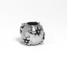 ESCM 4816: 6-Petal Flower Power Charm