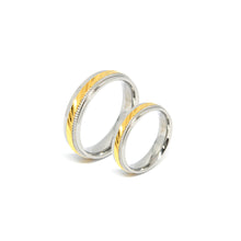 ESR 7803: Jolie Glossy Ring w/ Gold Diacut Ctr & Milgrain